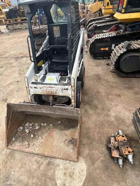 Skid steer loader Used Powerful Performance Bobcat S70 mini Skid Steer Loader With Shovel Bucket ON SALE Used Powerful Performance Bobcat S70 mini Skid Steer Loader With Shovel Bucket ON SALE- Photo 5