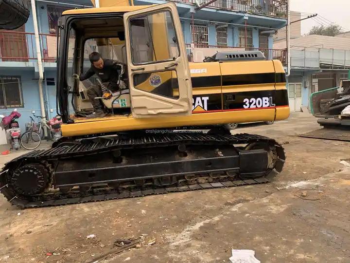 Crawler excavator Used Construction Machine Cat 320b Excavator Japanese Made Machinery Cat 320b Carter Excavators Used Construction Machine Cat 320b Excavator Japanese Made Machinery Cat 320b Carter Excavators- Photo 3