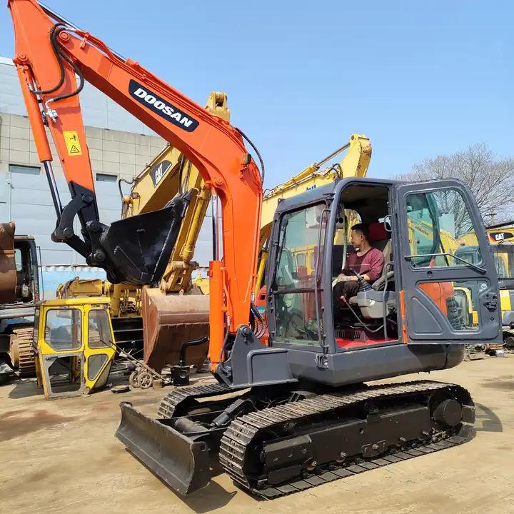 Crawler excavator High Quality Hot Sale Used 6t Mini Excavator Original Korea Doosan Used Excavators Doosan Dx60 With Good Performance High Quality Hot Sale Used 6t Mini Excavator Original Korea Doosan Used Excavators Doosan Dx60 With Good Performance- Photo 2