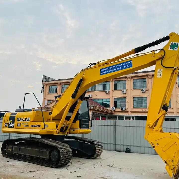 Crawler excavator Original Japan Used Crawler Excavator Komatsu Pc200lc-7 Pc220lc-7 A/c Cabin In Shanghai Original Japan Used Crawler Excavator Komatsu Pc200lc-7 Pc220lc-7 A/c Cabin In Shanghai- Photo 2