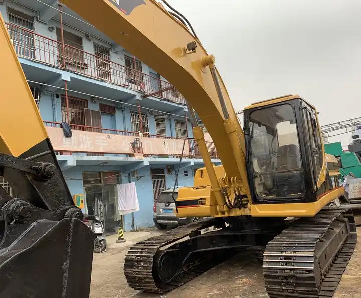 Crawler excavator High Quality Used Excavator Cat 320bl In Good Condition On Sale in Shanghai High Quality Used Excavator Cat 320bl In Good Condition On Sale in Shanghai- Photo 7