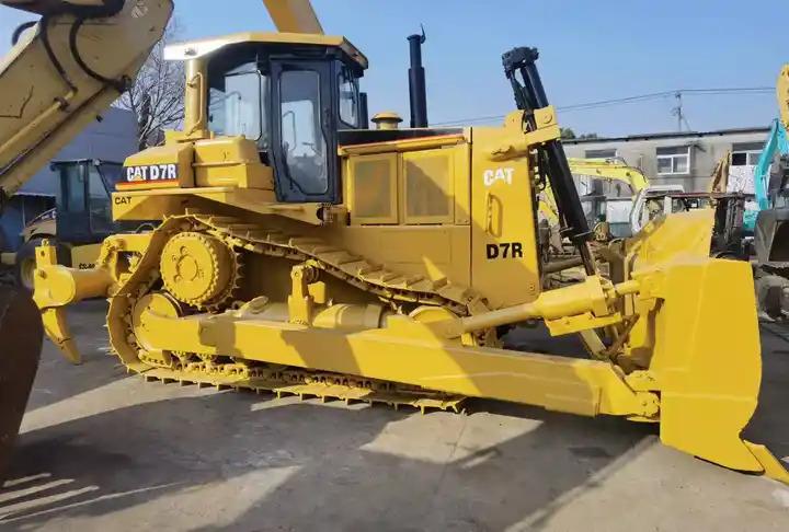 Bulldozer Used Bulldozers CATD7R with low price in Low Working Hour and good condition on sale Used Bulldozers CATD7R with low price in Low Working Hour and good condition on sale- Photo 3