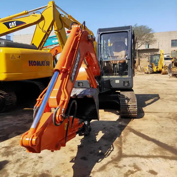 Crawler excavator Awesome Performance Korea Imported Small Scale Used Doosan Dh60 Excavator in Shanghai Awesome Performance Korea Imported Small Scale Used Doosan Dh60 Excavator in Shanghai- Photo 3